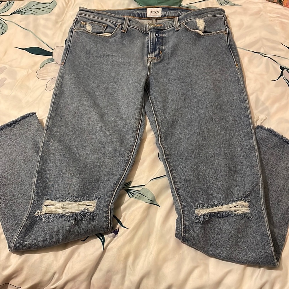 HUDSON size 29 distressed at the knee skinny jeans